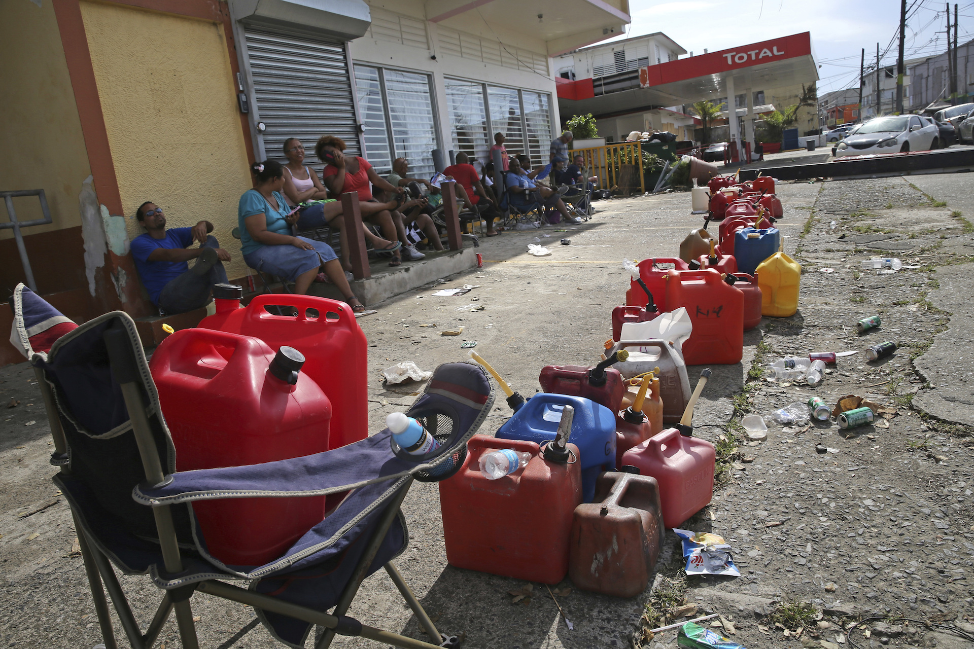 Line at a gas station in Puerto Rico