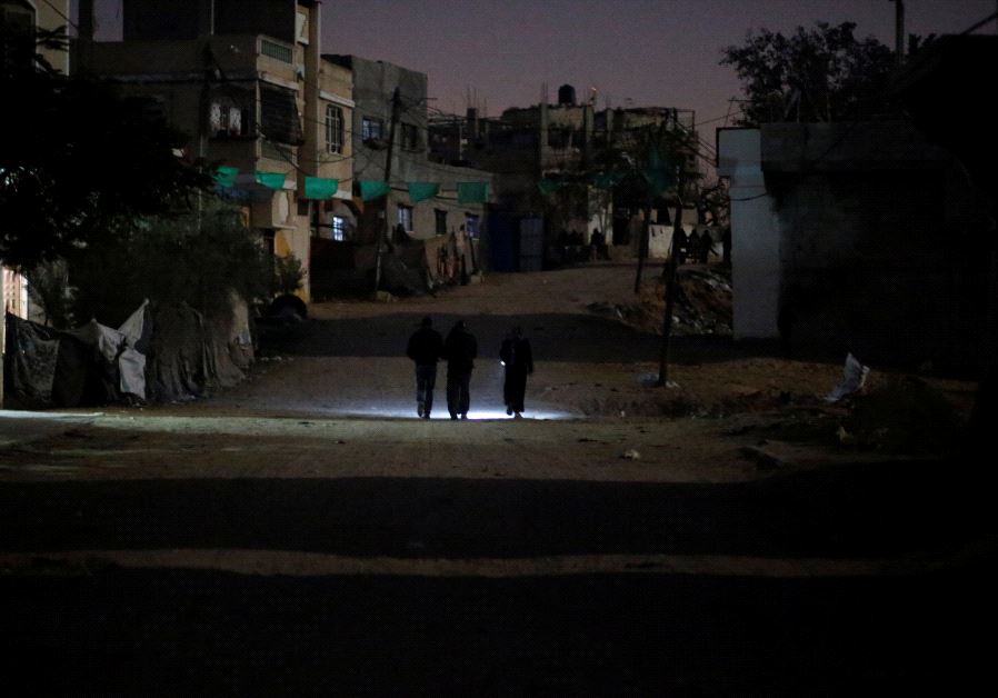 Dark streets in Gaza without electricity