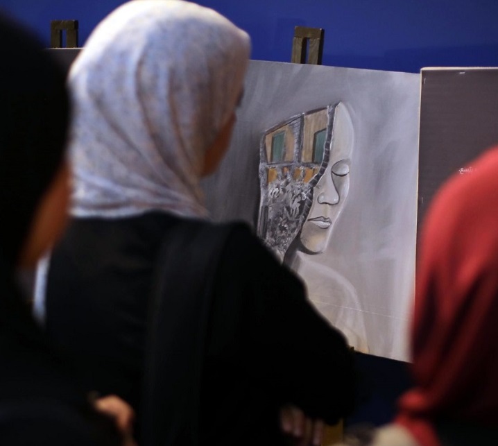 Artist Zainab Al-Qolaq